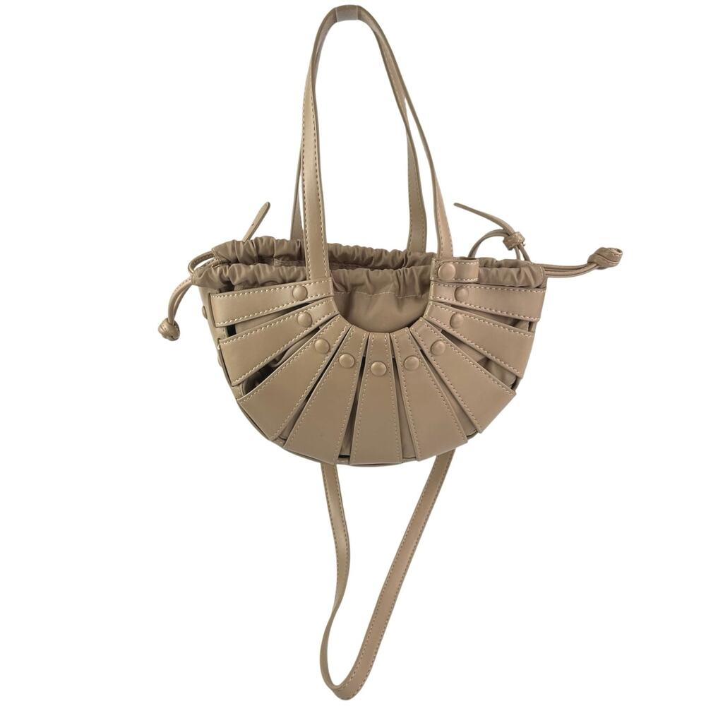 Bottega Veneta Women's Beige Leather Boho Crossbody Strap Shell Tote Handbag